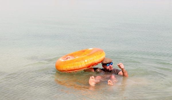 Man falls asleep on the ocean, sails into Barasti Beach!