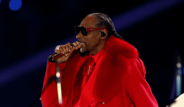 Snoop Dogg Takes Over Christmas Day With NFL Halftime Part