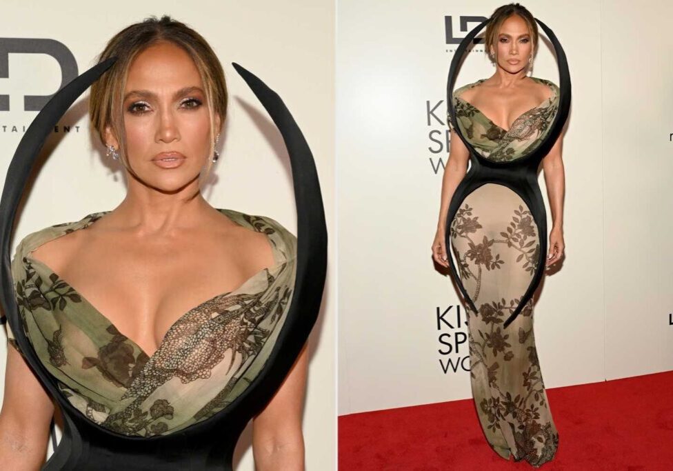 Jennifer-Lopez-Kiss-Of-The-Spider-Woman-screening-100625-3-ac4631a8896a496cacc44e3be827d933