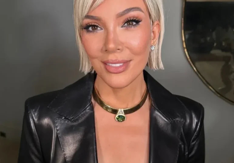 Kris-Jenner-Shows-Off-Platinum-Blonde-Hair-2.jpg